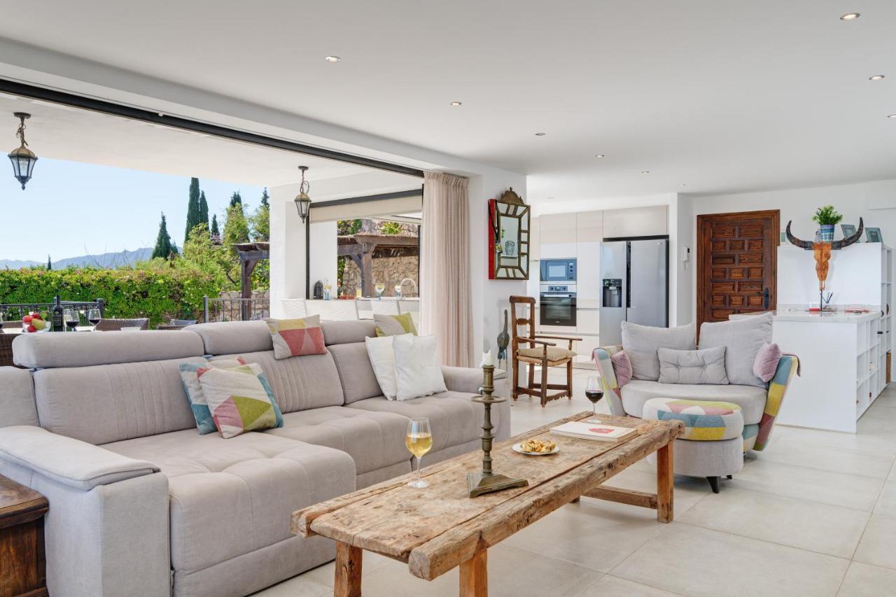 La Escala - 6 Bedroom Villa With Pool 미하스 외부 사진