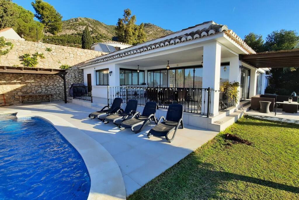 La Escala - 6 Bedroom Villa With Pool 미하스 외부 사진
