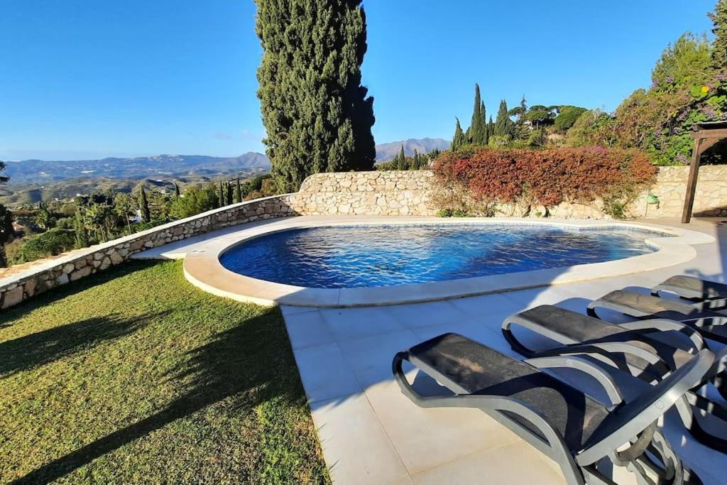 La Escala - 6 Bedroom Villa With Pool 미하스 외부 사진