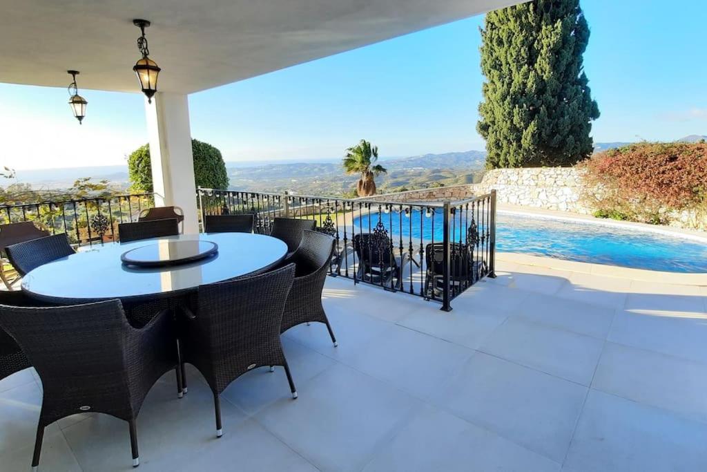 La Escala - 6 Bedroom Villa With Pool 미하스 외부 사진