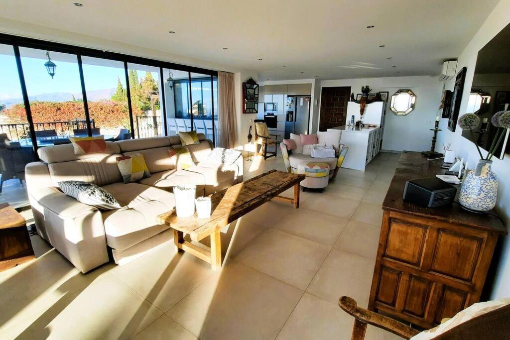 La Escala - 6 Bedroom Villa With Pool 미하스 외부 사진