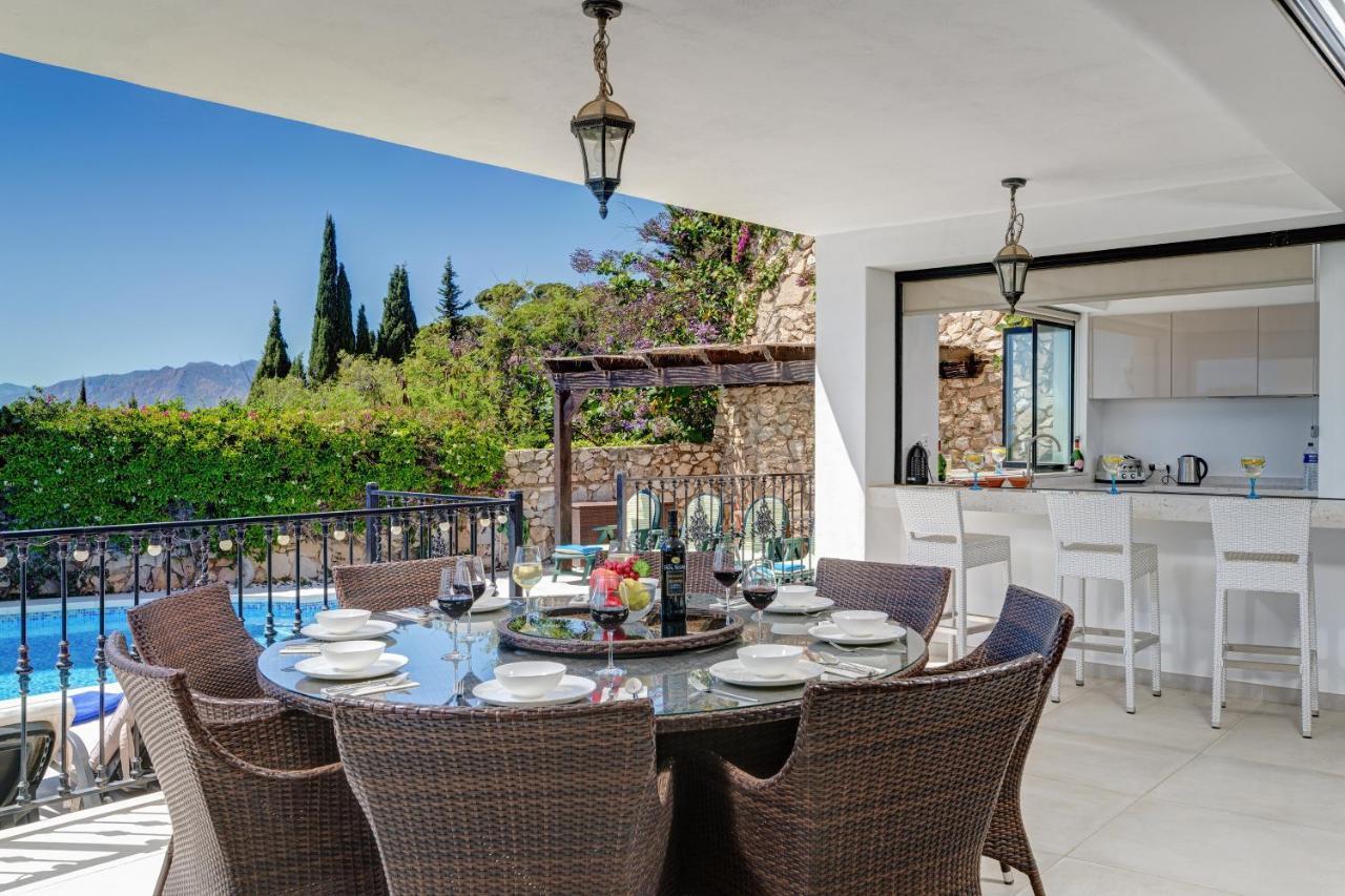 La Escala - 6 Bedroom Villa With Pool 미하스 외부 사진